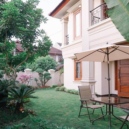 Fernasya House Villa Yogyakarta Exterior photo