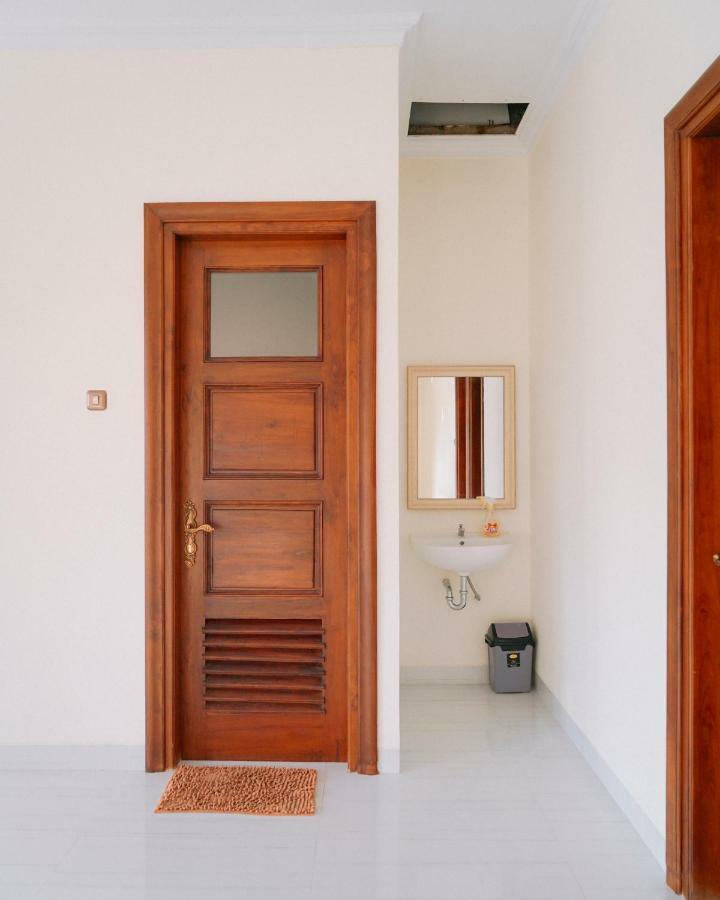 Fernasya House Villa Yogyakarta Exterior photo