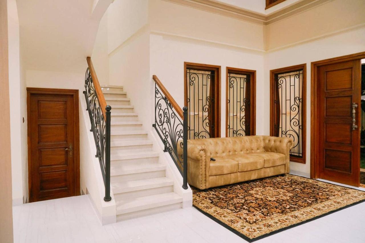 Fernasya House Villa Yogyakarta Exterior photo